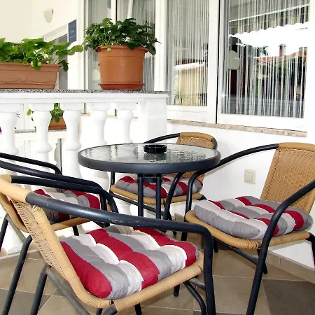 Klanac Apartment *